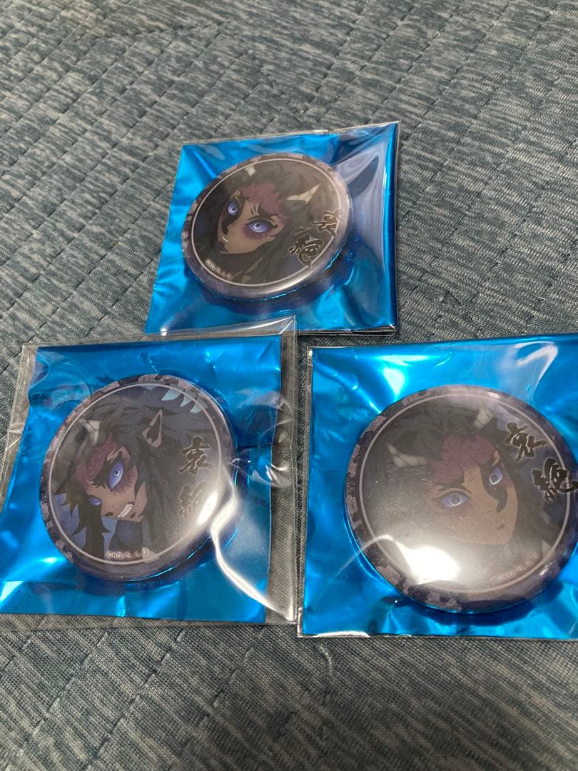 哀絶 缶バッジ 3個セット　鬼滅の刃　刀鍛冶 TVアニメ「鬼滅の刃 刀鍛冶の里編」のグッズが登場です！ | ベルハウス